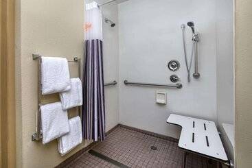 هتل Spark By Hilton Savannah Midtown