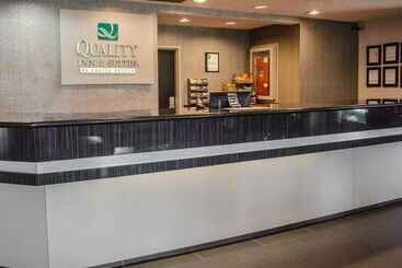 هتل Quality Inn & Suites At Airport Blvd I65