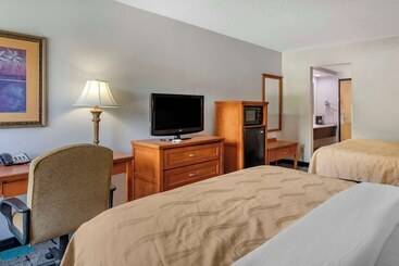 هتل Quality Inn & Suites