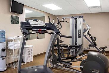 هتل Baymont By Wyndham Jamestown Conference Center & Water Park