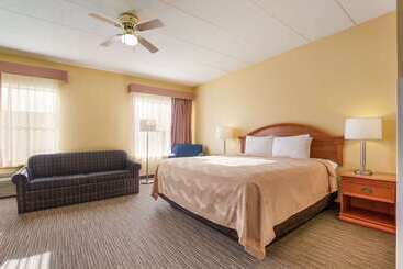 هتل Quality Inn & Suites Cvg Airport
