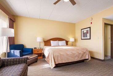 هتل Quality Inn & Suites Cvg Airport