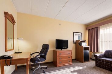هتل Quality Inn & Suites Cvg Airport