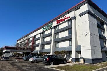 هتل Red Roof Inn Flint