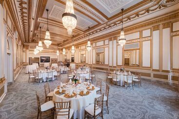 هتل The Benson Portland, Curio Collection By Hilton