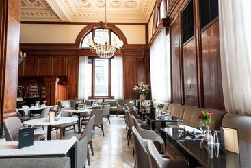 هتل The Benson Portland, Curio Collection By Hilton
