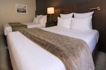 هتل The Benson Portland, Curio Collection By Hilton