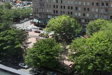 هتل The Benson Portland, Curio Collection By Hilton
