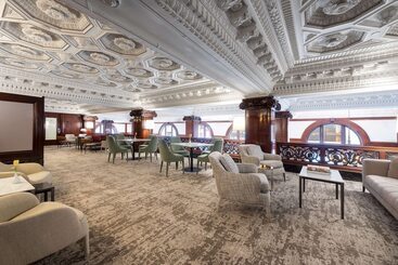 هتل The Benson Portland, Curio Collection By Hilton