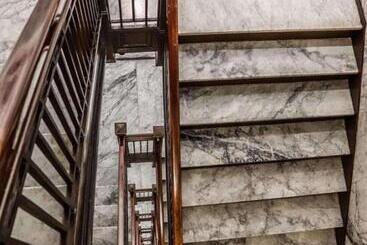 هتل The Benson Portland, Curio Collection By Hilton