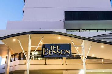 هتل The Benson Portland, Curio Collection By Hilton