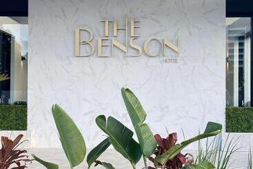 هتل The Benson Portland, Curio Collection By Hilton