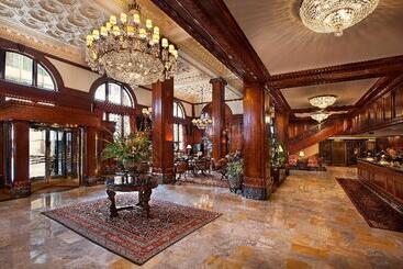 هتل The Benson Portland, Curio Collection By Hilton
