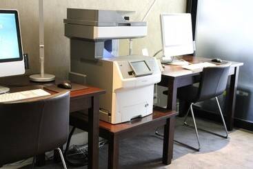 هتل The Benson Portland, Curio Collection By Hilton