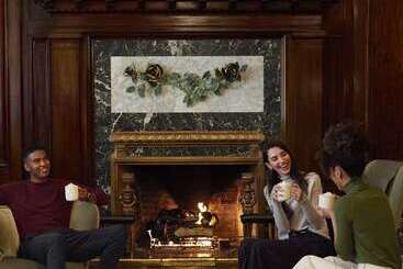 هتل The Benson Portland, Curio Collection By Hilton