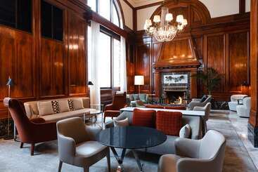 هتل The Benson Portland, Curio Collection By Hilton