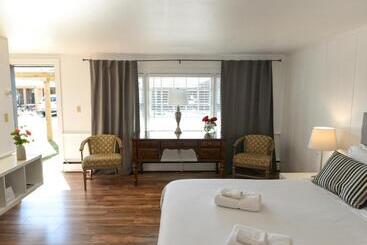 مُتل Cape Cod Veranda