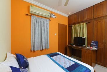 پانسیون Surabhi House Stays And Resorts By Oyo Rooms