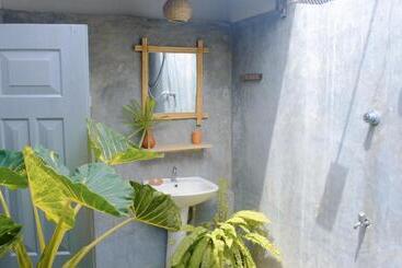 پانسیون Surf Lodge Madiha