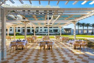 Gravity Hotel & Aqua Park Sahl Hasheesh Families And Couples Only