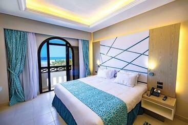 Gravity Hotel & Aqua Park Sahl Hasheesh Families And Couples Only