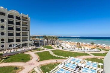 Gravity Hotel & Aqua Park Sahl Hasheesh Families And Couples Only