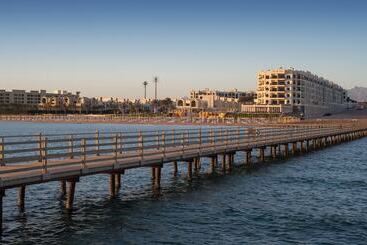 Gravity Hotel & Aqua Park Sahl Hasheesh Families And Couples Only