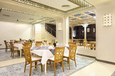 Gravity Hotel & Aqua Park Sahl Hasheesh Families And Couples Only