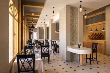 Gravity Hotel & Aqua Park Sahl Hasheesh Families And Couples Only