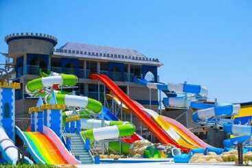 Gravity Hotel & Aqua Park Sahl Hasheesh Families And Couples Only