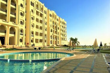 Gravity Hotel & Aqua Park Sahl Hasheesh Families And Couples Only