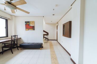 ホテル Reddoorz Near Olongapo Bus Terminal