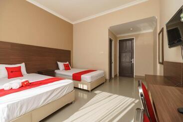 Reddoorz Syariah At Hotel Putri Gading Bengkulu