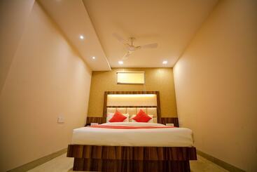 تختخواب و صبحانه Moti Palace