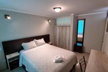 پانسیون Hostal Montalvo