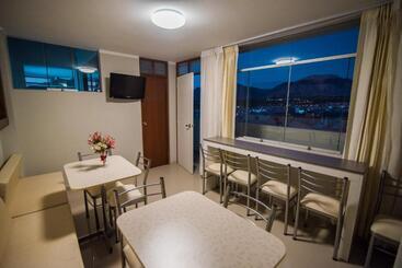 پانسیون Hostal Montalvo