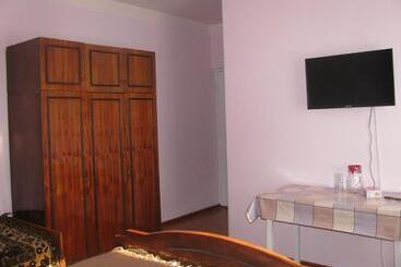 پانسیون Ani Guest House