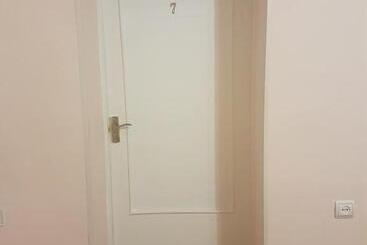 پانسیون Ani Guest House