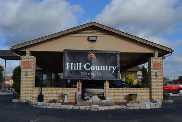 בית מלון כפרי Hill Country Inn And Suite