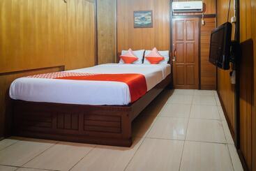 هتل Oyo 1300 Crecia Residence