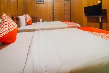 هتل Oyo 1300 Crecia Residence