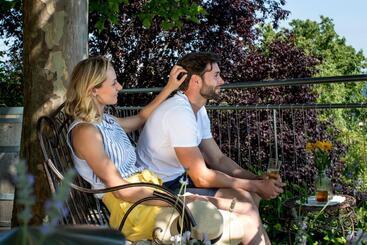 پانسیون Familienweingut Oberer Germuth