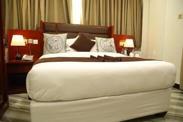 تختخواب و صبحانه Jaromax Palace