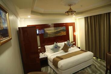 تختخواب و صبحانه Jaromax Palace