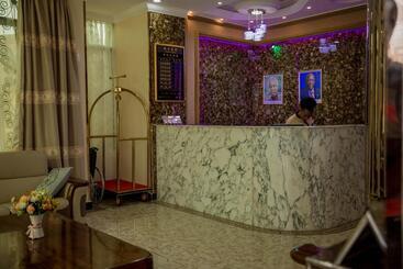 تختخواب و صبحانه Jaromax Palace