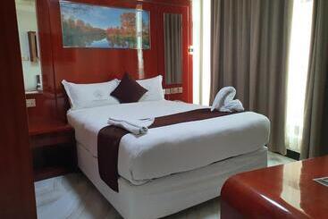 تختخواب و صبحانه Jaromax Palace