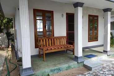 تختخواب و صبحانه Kadalamma Beach Homestay