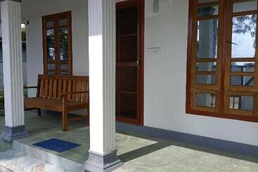 تختخواب و صبحانه Kadalamma Beach Homestay