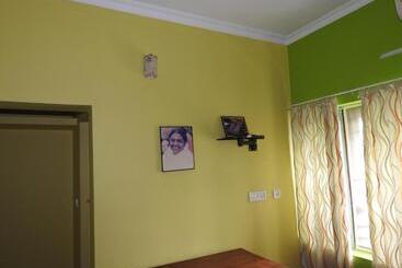 تختخواب و صبحانه Kadalamma Beach Homestay