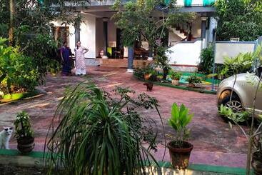 تختخواب و صبحانه Kadalamma Beach Homestay